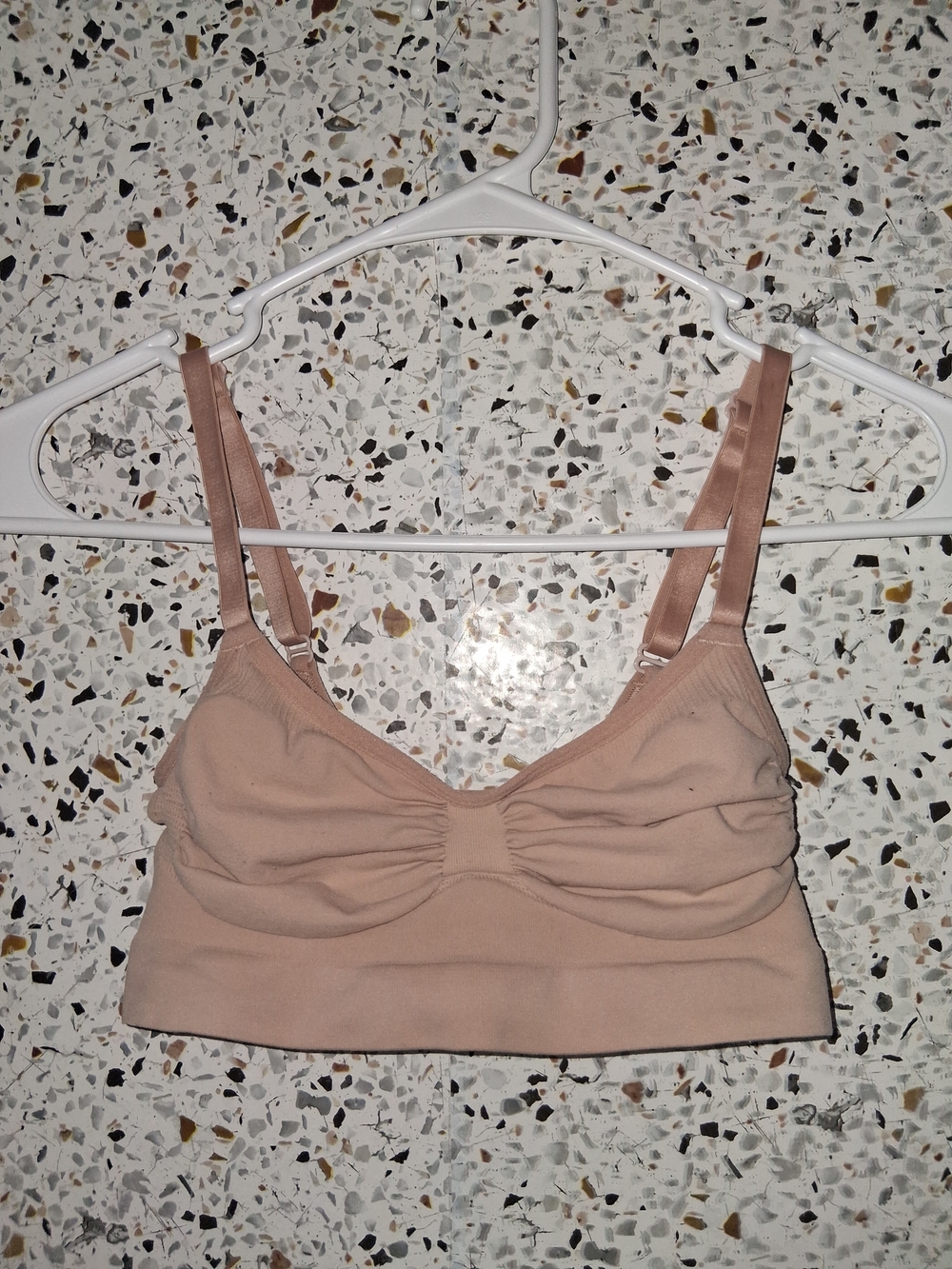 SKIMS Sculpting Bralette Clay Beige Seamless Adjustable Straps Womens Size Small